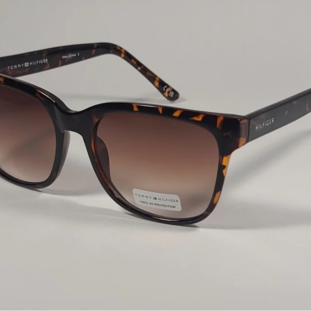 Tommy Hilfiger Brown Oversized Sunglasses